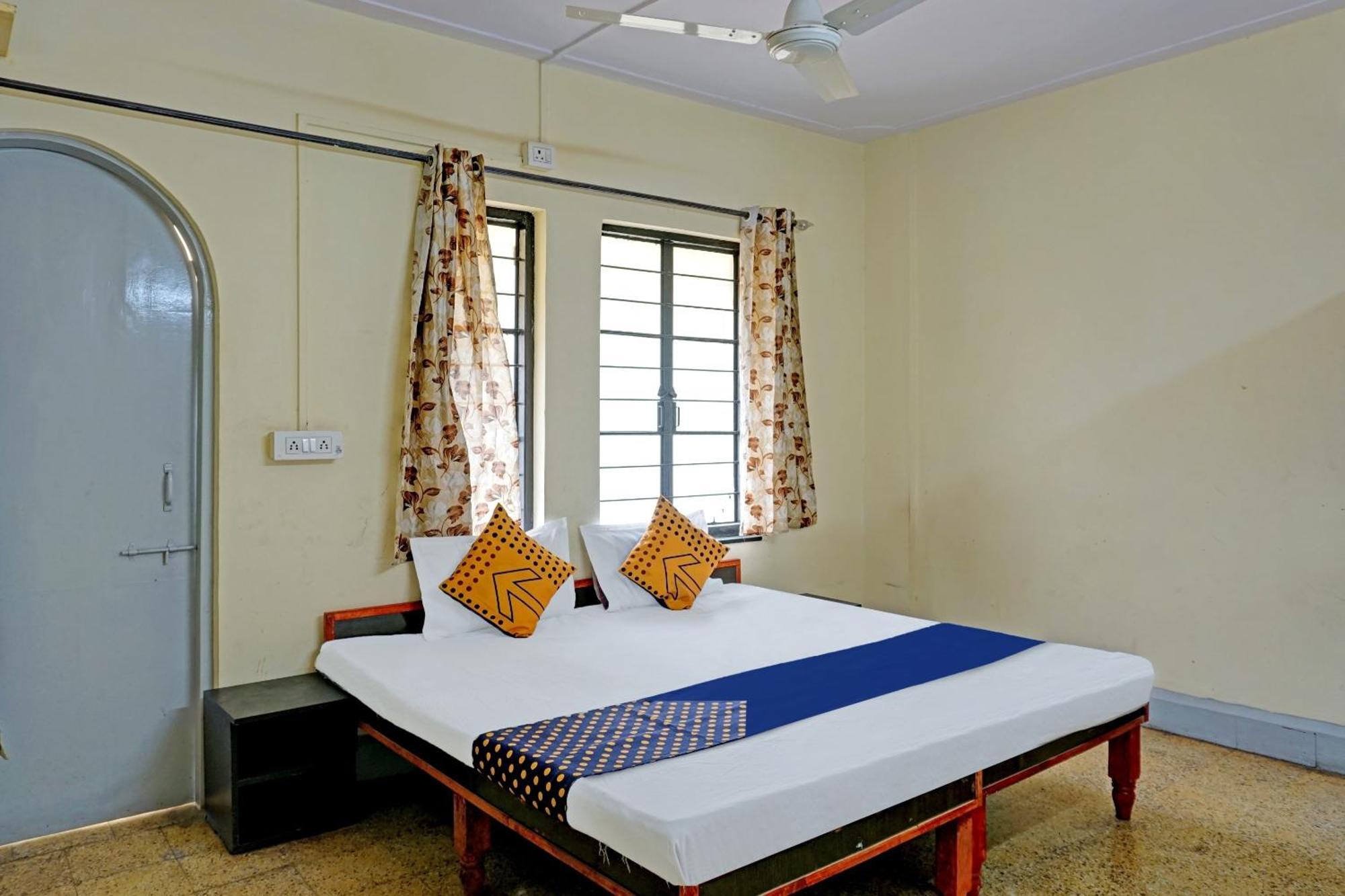 Spot On Hotel Prakash Residency, Near Hanuman Gym Ajmera Colony, Pimpri Buitenkant foto