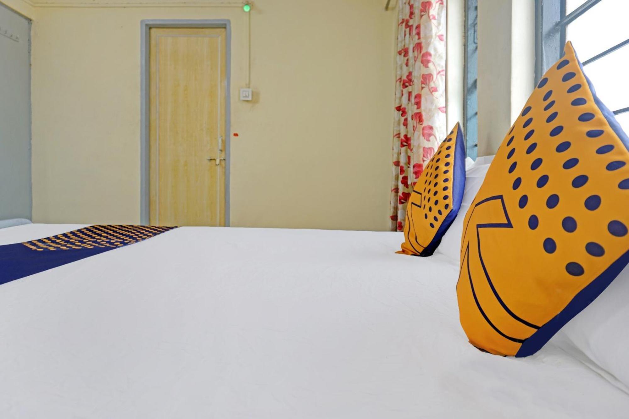 Spot On Hotel Prakash Residency, Near Hanuman Gym Ajmera Colony, Pimpri Buitenkant foto