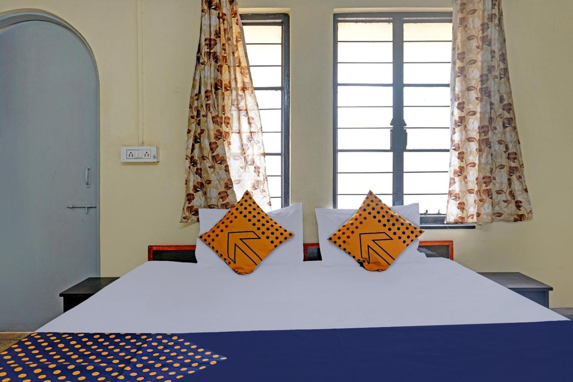 Spot On Hotel Prakash Residency, Near Hanuman Gym Ajmera Colony, Pimpri Buitenkant foto