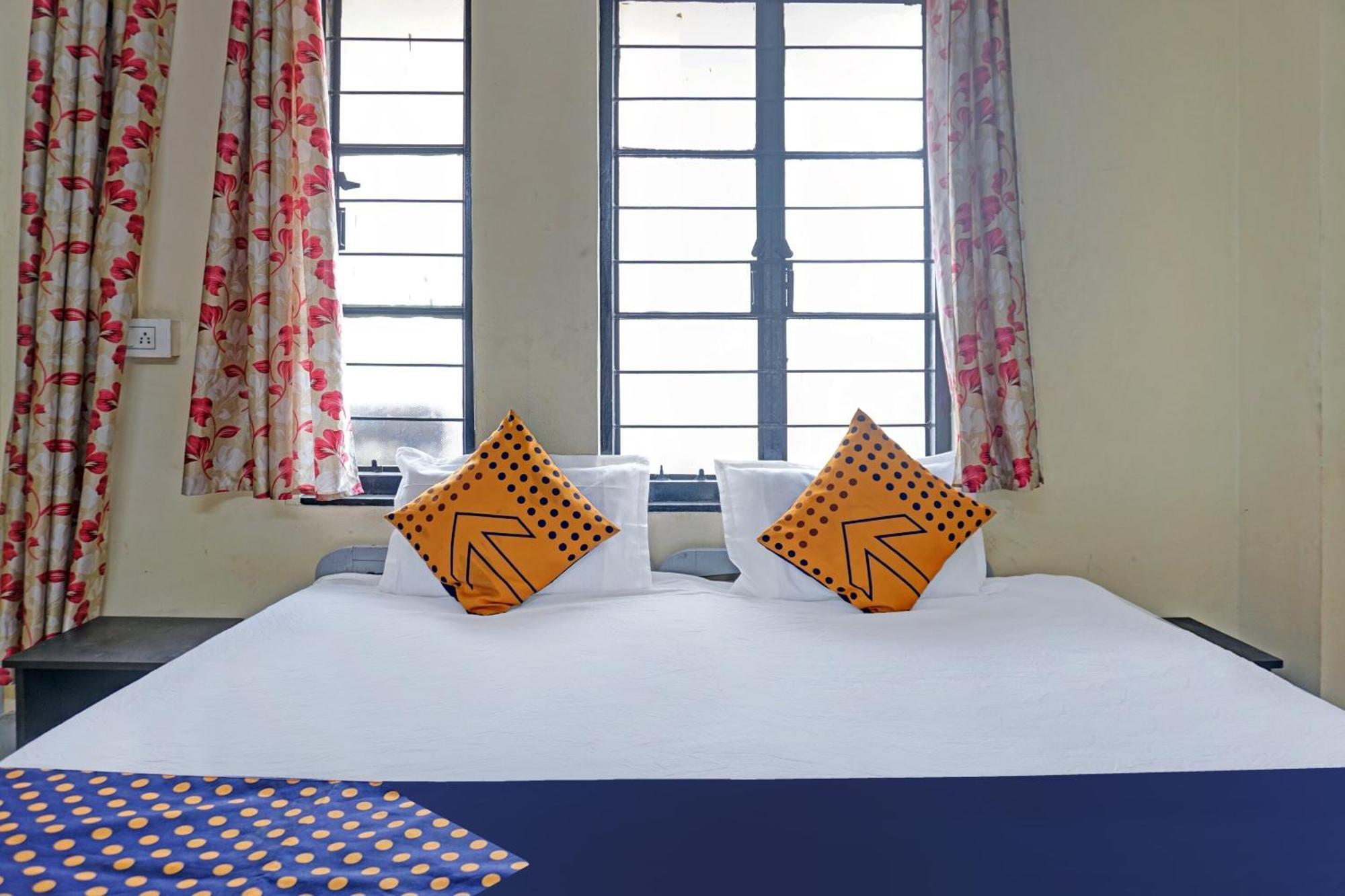 Spot On Hotel Prakash Residency, Near Hanuman Gym Ajmera Colony, Pimpri Buitenkant foto