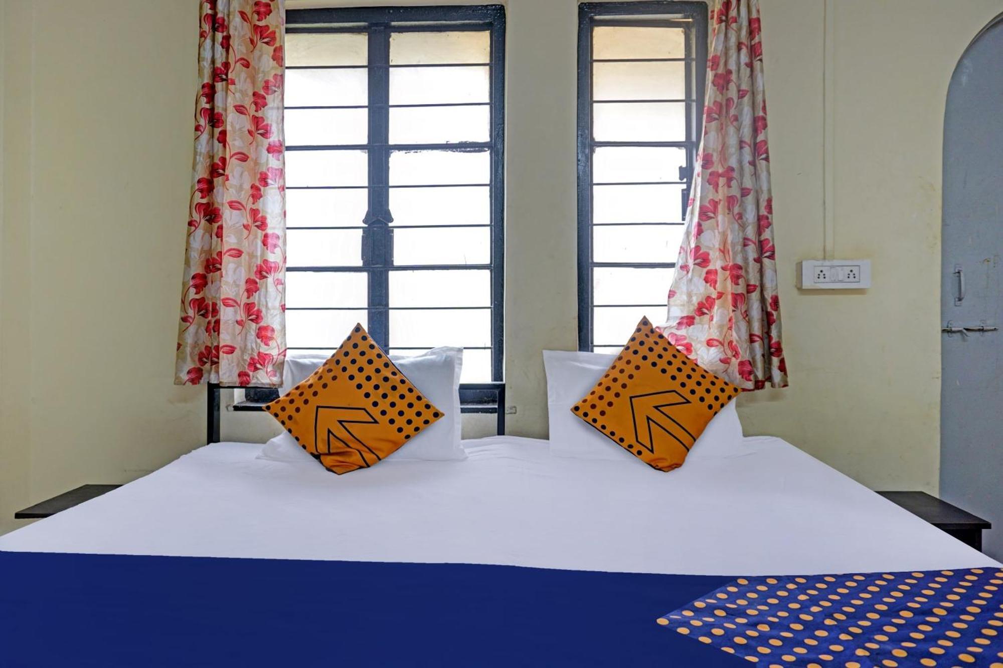 Spot On Hotel Prakash Residency, Near Hanuman Gym Ajmera Colony, Pimpri Buitenkant foto