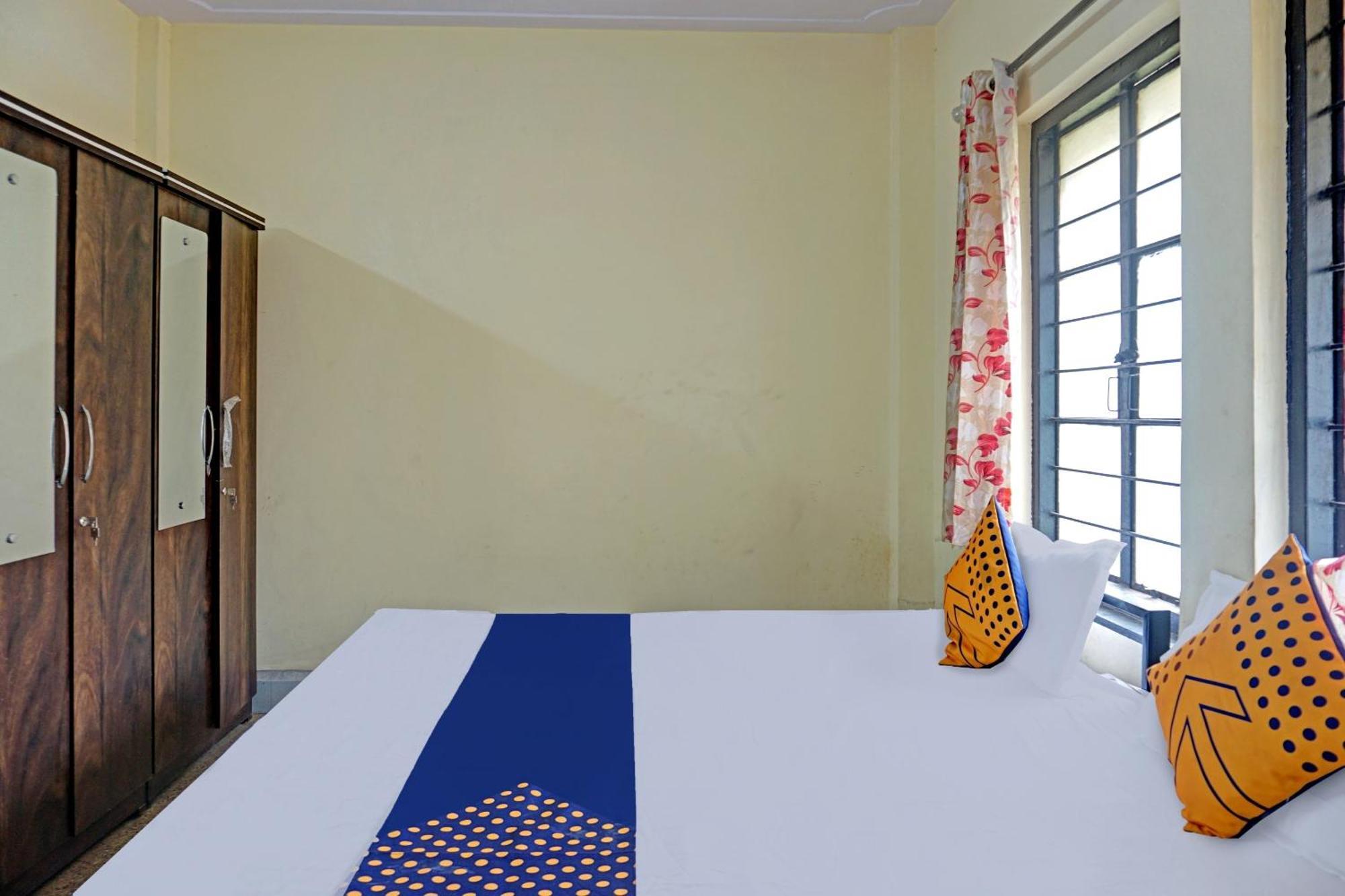 Spot On Hotel Prakash Residency, Near Hanuman Gym Ajmera Colony, Pimpri Buitenkant foto