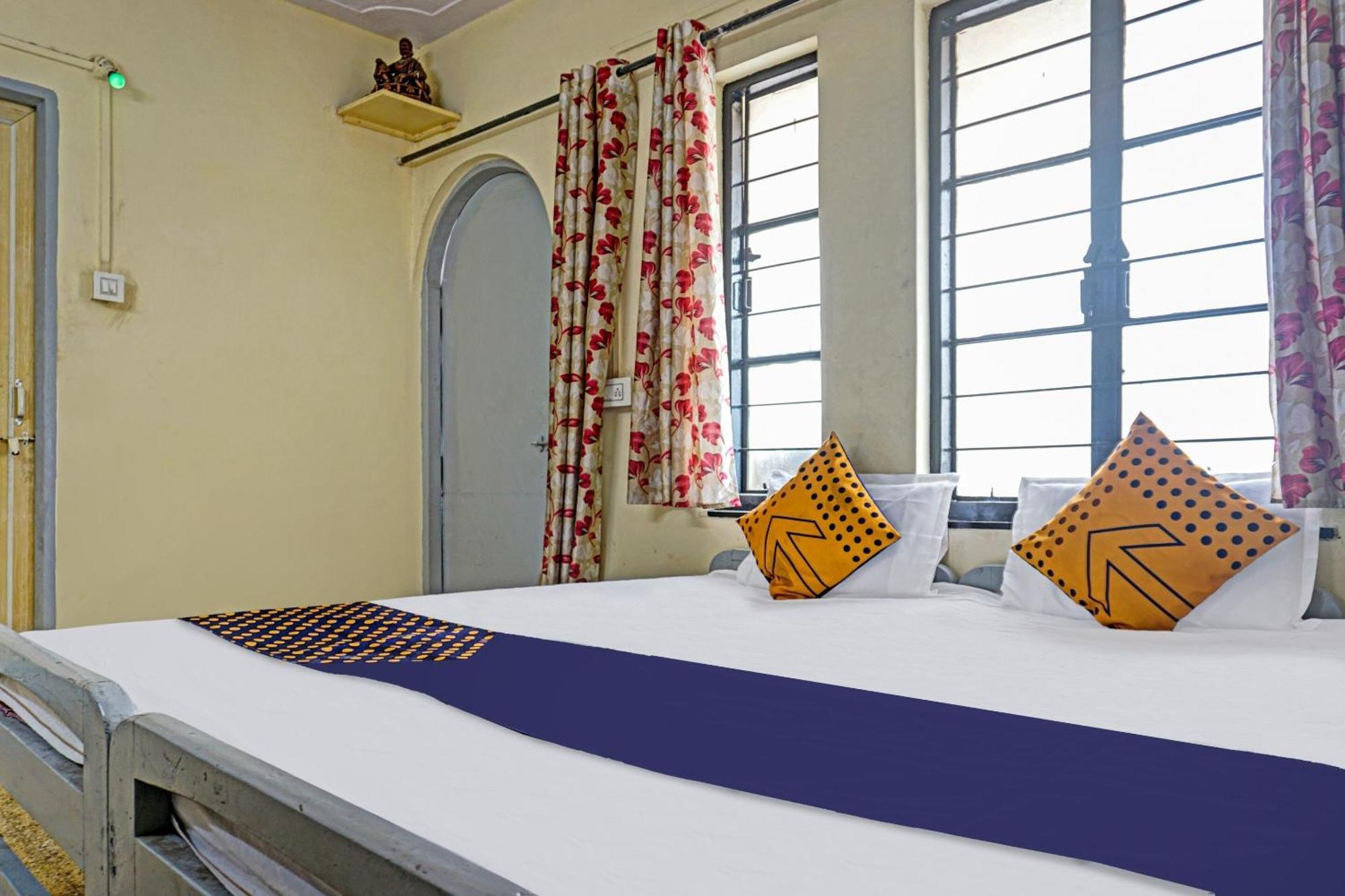 Spot On Hotel Prakash Residency, Near Hanuman Gym Ajmera Colony, Pimpri Buitenkant foto