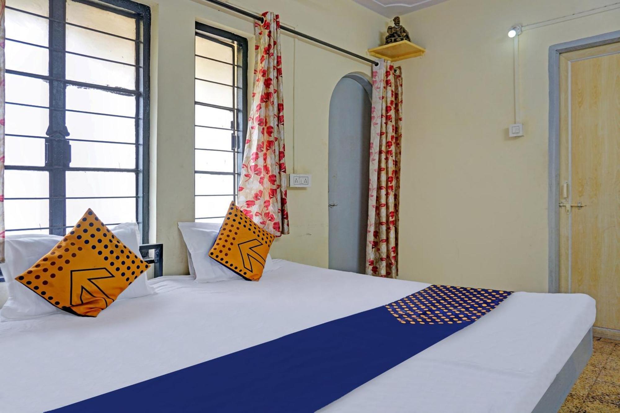 Spot On Hotel Prakash Residency, Near Hanuman Gym Ajmera Colony, Pimpri Buitenkant foto