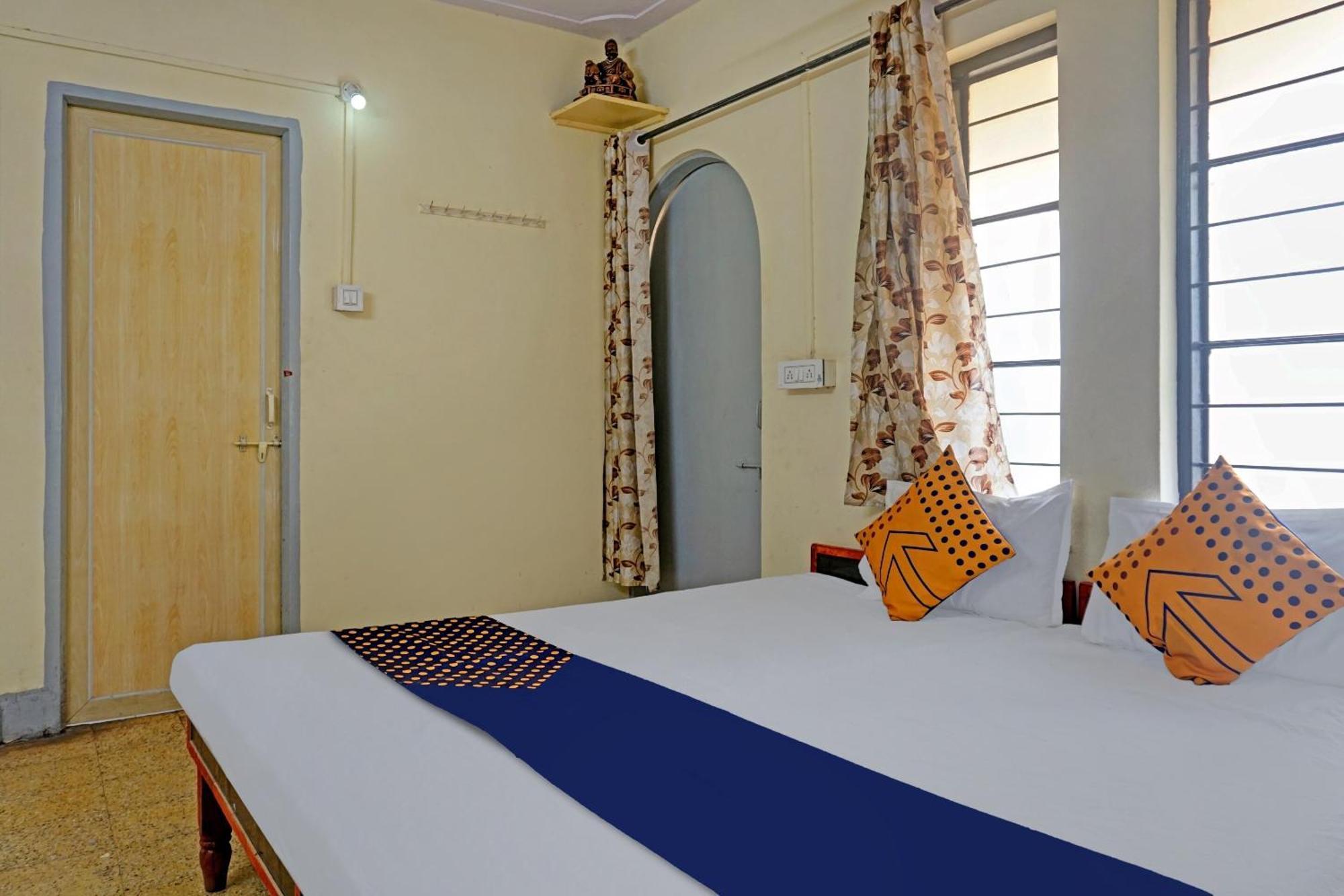 Spot On Hotel Prakash Residency, Near Hanuman Gym Ajmera Colony, Pimpri Buitenkant foto